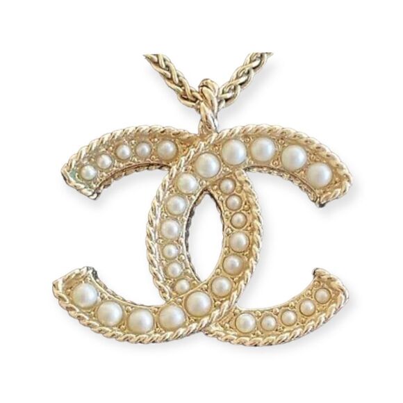 CHANEL CC Gold Pearl Pendant Necklace, Authentic - Picture 6 of 9